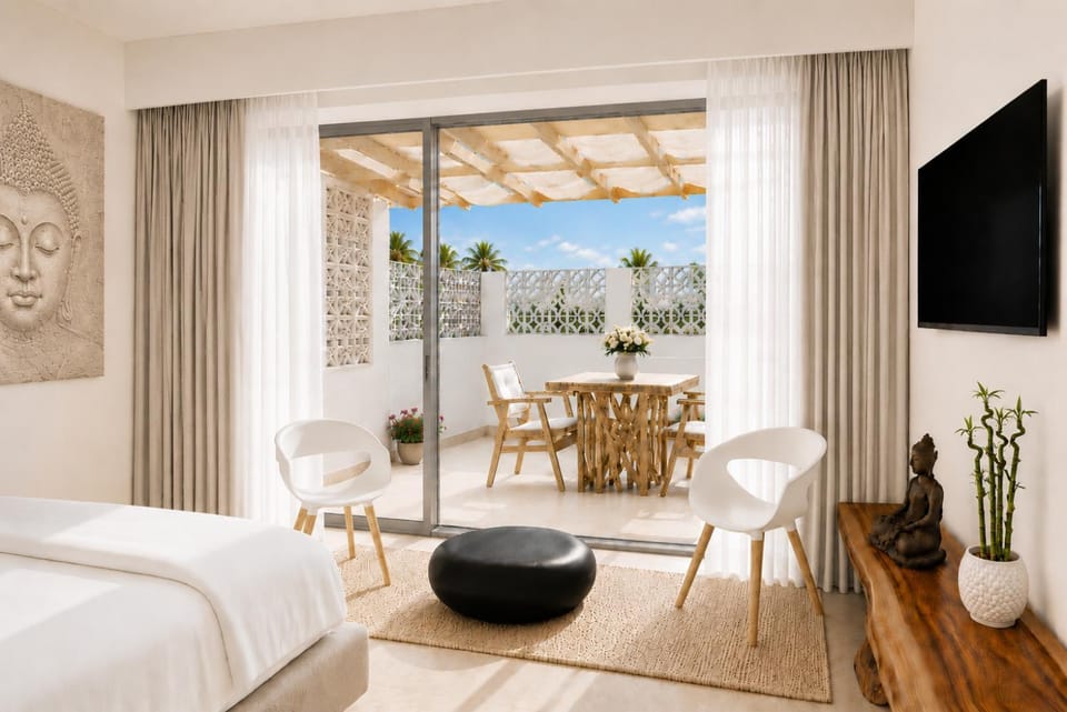 Shower, Patio, Garden, Bathroom, TV and multimedia, Balcony/Terrace, Seating area, Bedroom, Garden view, towels, wardrobe