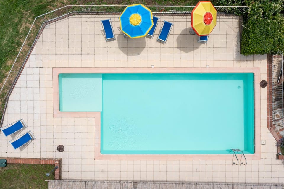 Pool view, Swimming pool, sunbed