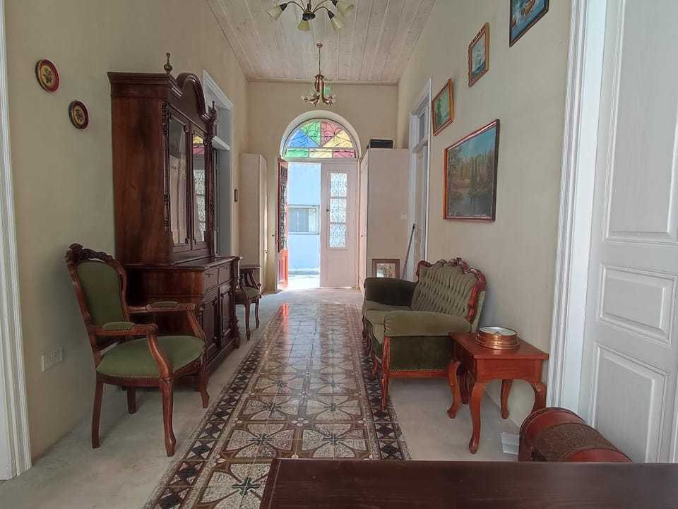 Property building, Seating area