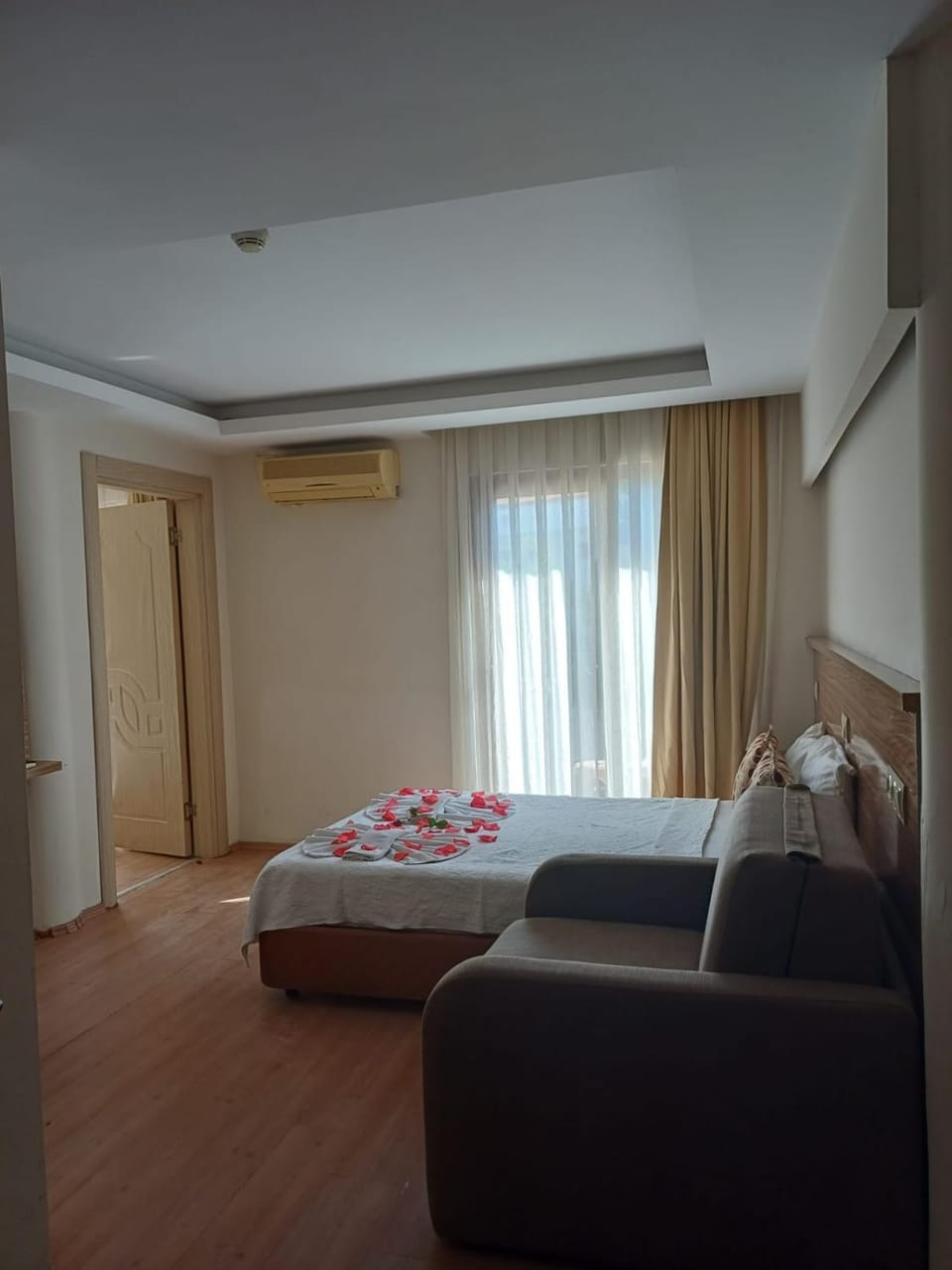 Photo of the whole room