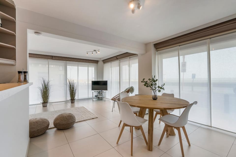 TV and multimedia, Dining area