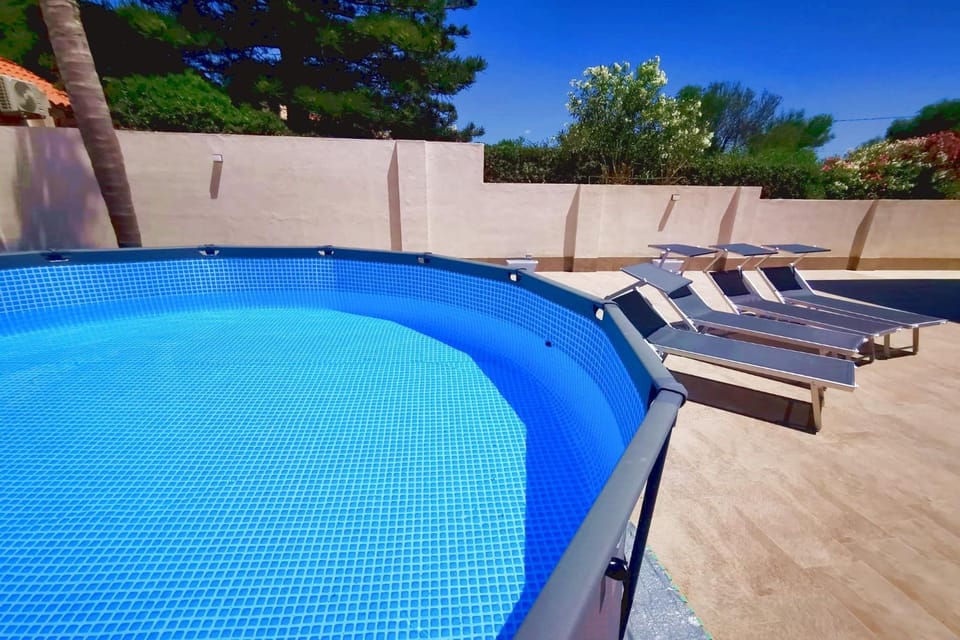 Day, Pool view, Swimming pool, sunbed