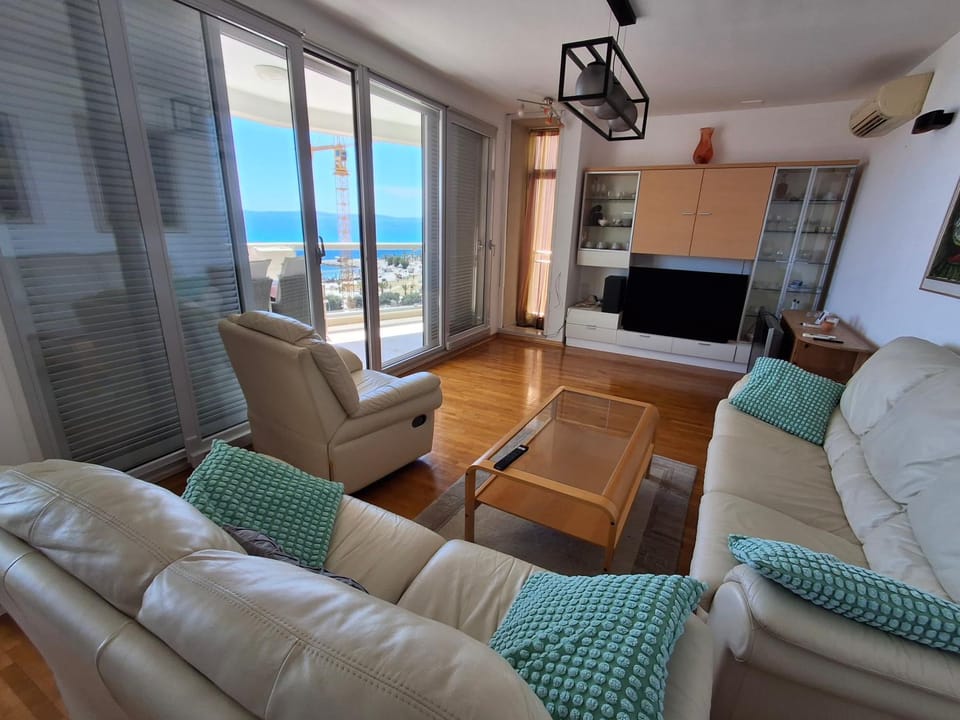 Luxury Apartment Tina by the beach Znjan Split put znjana 3c Apartment in Split