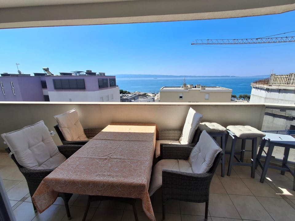 Luxury Apartment Tina by the beach Znjan Split put znjana 3c Apartment in Split