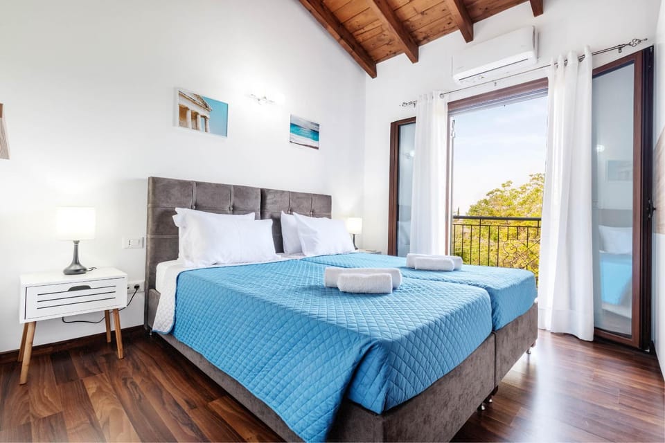 Bedroom, locker, air conditioner