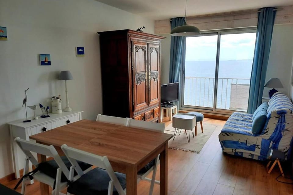 Turpault vue mer port maria quiberon 2 Apartment in Quiberon