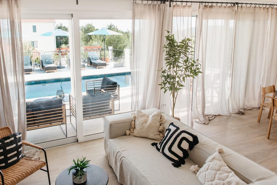 Living room, Pool view, Pool view