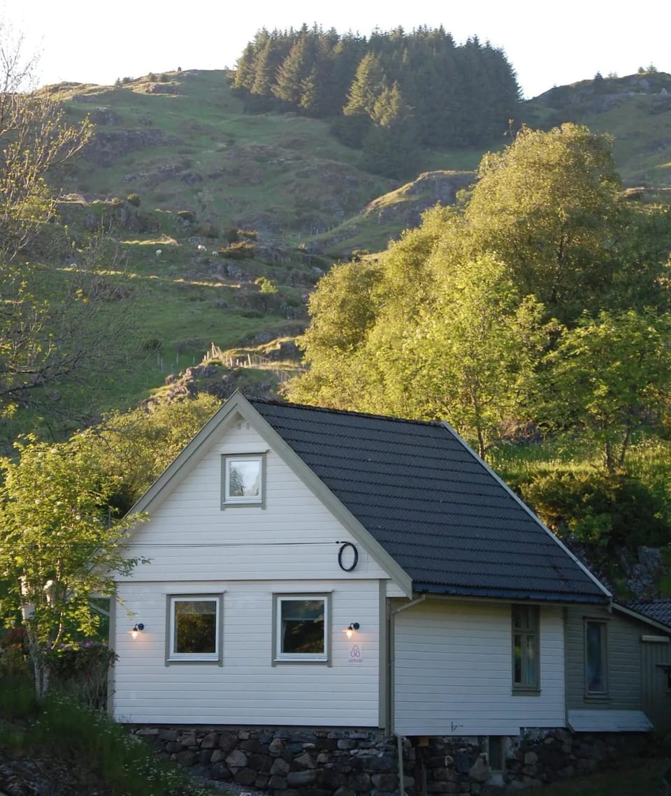 Property building, Natural landscape, Mountain view