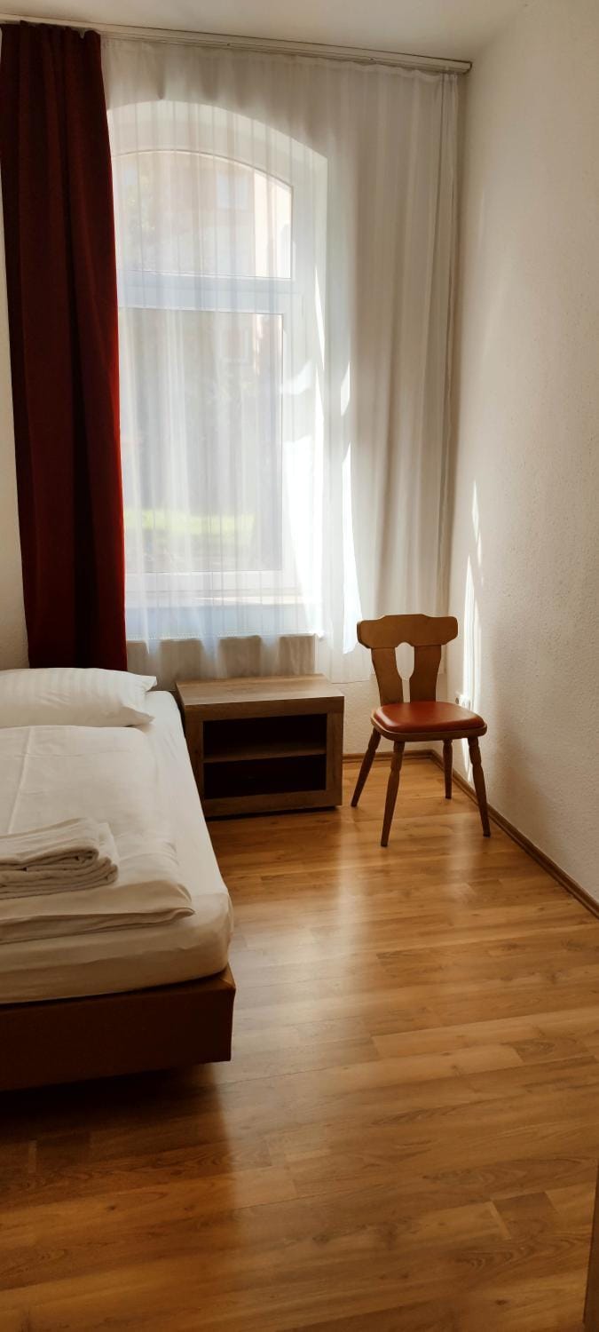 Othman Appartements Pfarrstraße 54, EG Apartment in Hanover