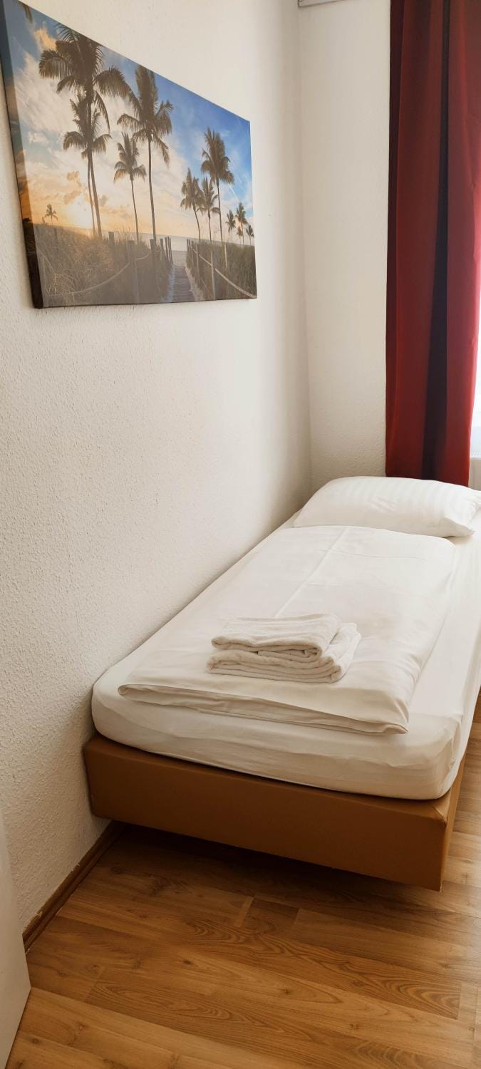 Othman Appartements Pfarrstraße 54, EG Apartment in Hanover