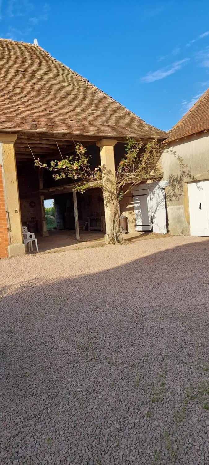propriété familiale MERLE proche PARAY LE MONIAL House in Bourgogne-Franche-Comté