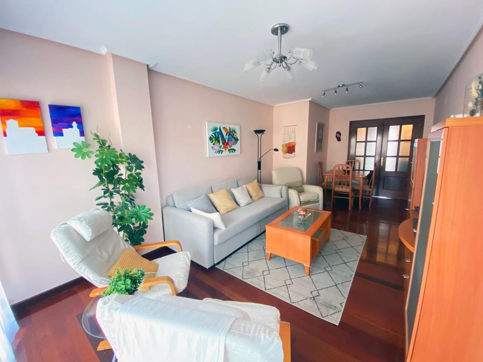Communal lounge/ TV room, Living room, Dining area