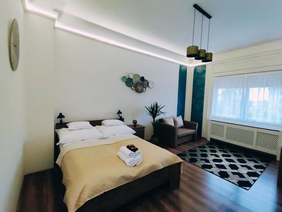 Bed, Living room, Bedroom