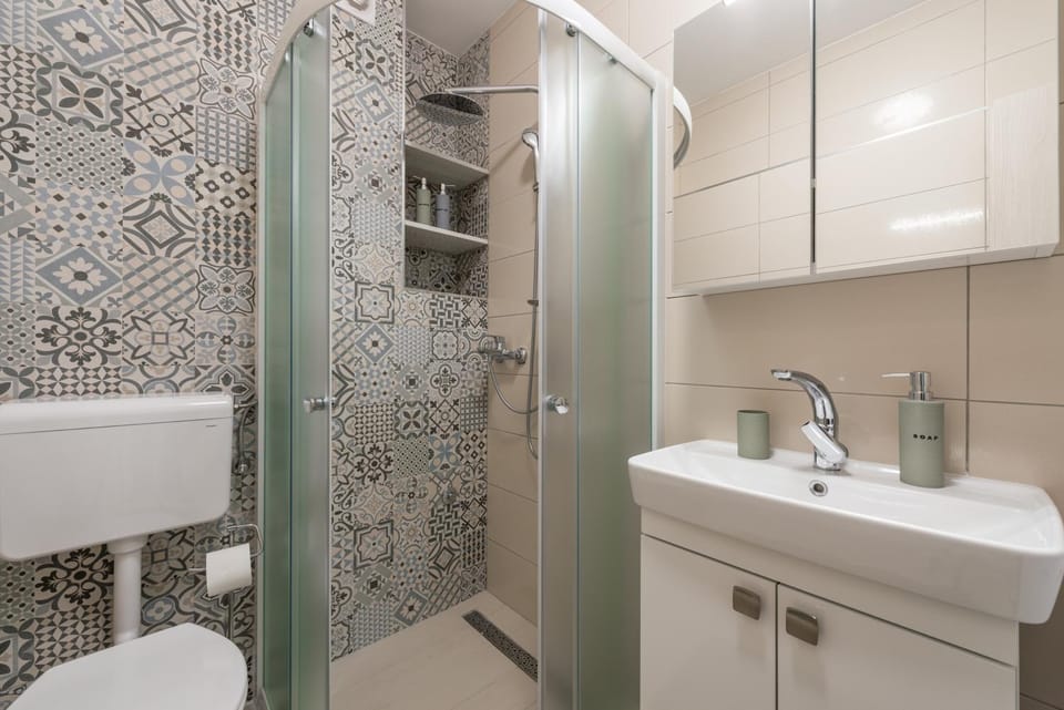 Shower, Bathroom