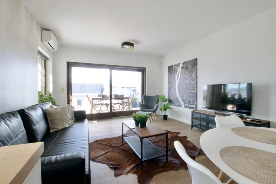 Penthouse Apartment by Hi5 - Cool district Apartment in Budapest