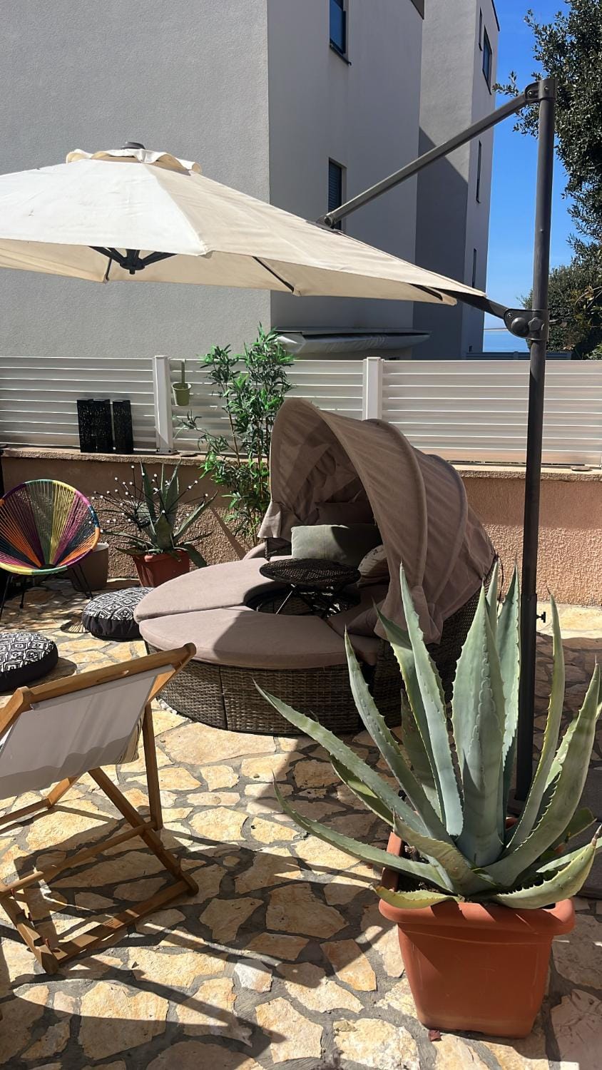 Salt&Sea Summer House Mandre Apartment in Novalja