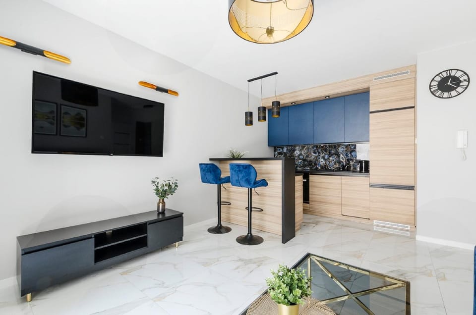 TV and multimedia, Kitchen or kitchenette, Living room