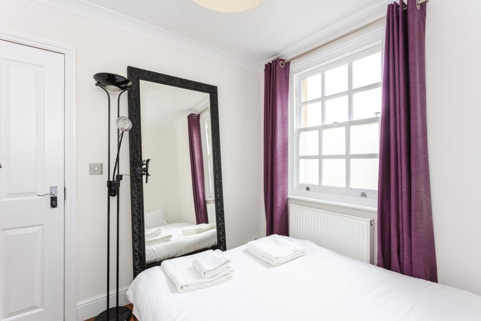 Stylish 3 Bedroom Home With Garden Near Kings Cross House in London Borough of Islington