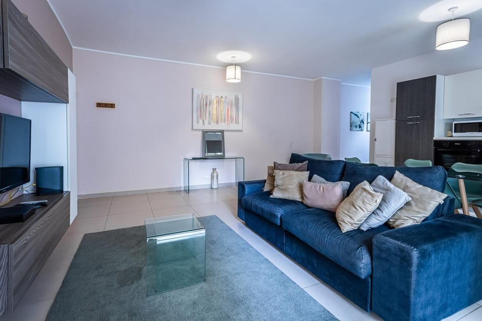 TV and multimedia, Living room, Seating area