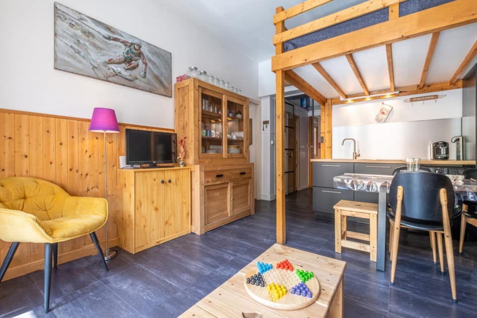 Warm Haven in Chamonix With balcony Apartment in Chamonix