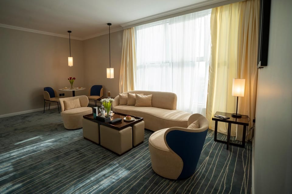 Living room, Seating area, Dining area