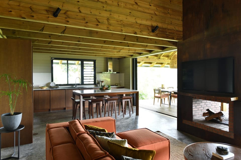 Lounge or bar, kitchen