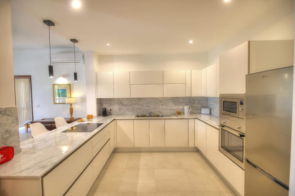 Large and comfortable 2-bedroom apartment in St. Julian's DBRI1-1 Apartment in Saint Julians