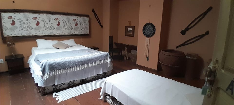 Shower, Toilet, Staff, Bed, Bathroom, TV and multimedia, Coffee/tea facilities, Decorative detail, Dining area, Animals, Pets, Area and facilities, group of guests, Family, flat iron, hair dryier, internet, microwave, pet friendly, towels, air conditioner