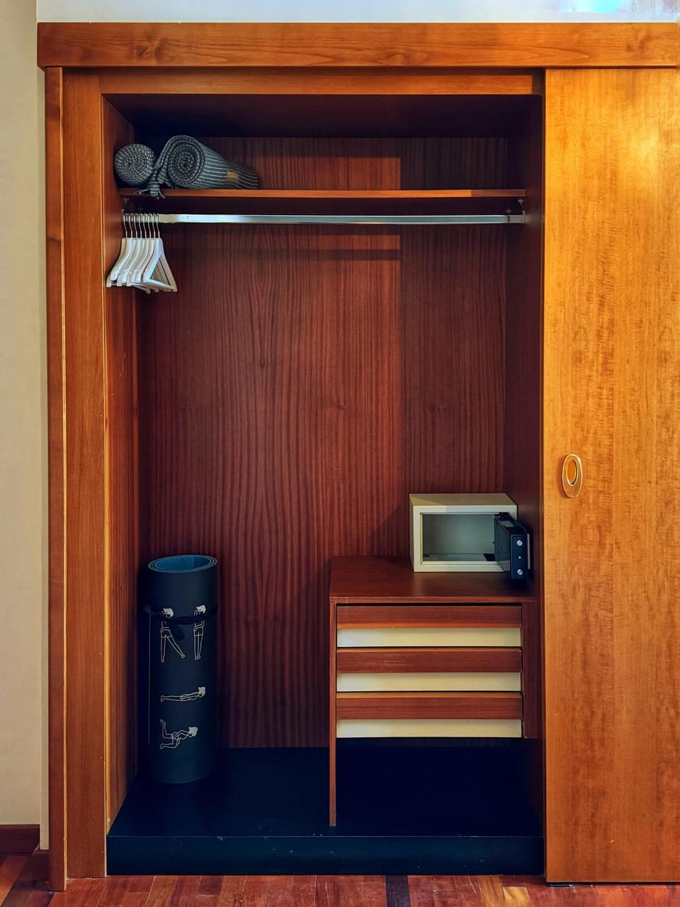 safe, wardrobe