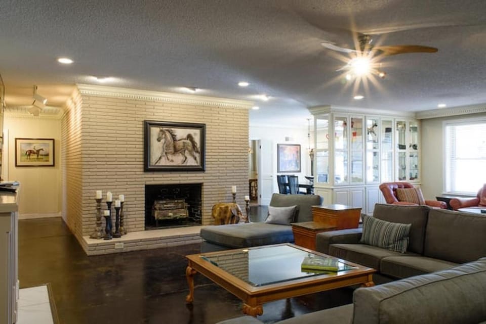 Living room, Seating area, Dining area, flat iron