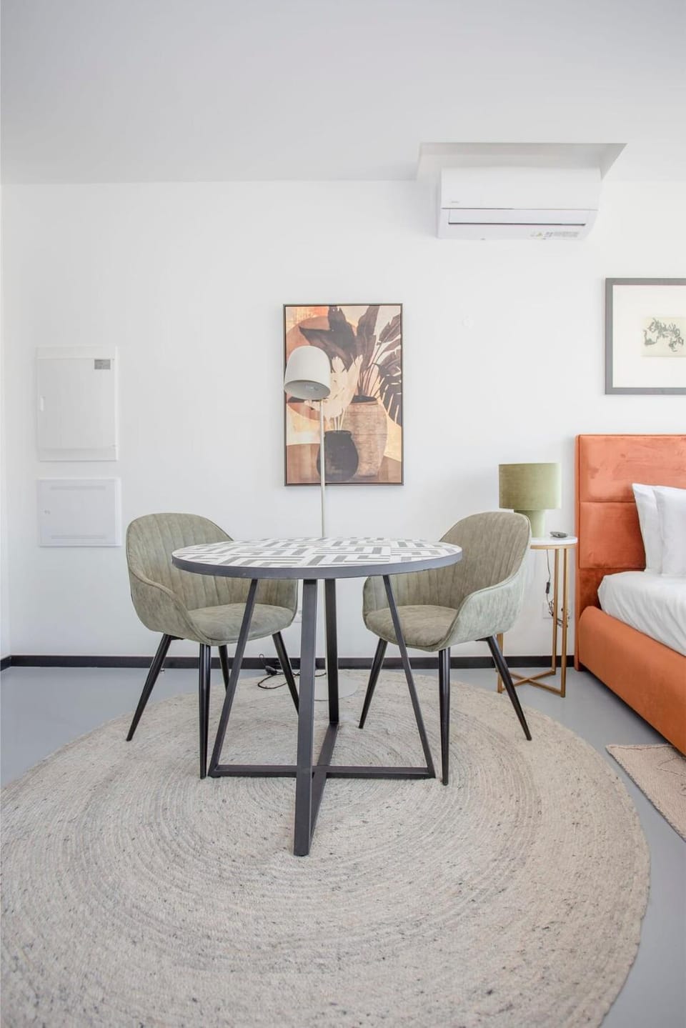 Liiiving in Porto - City Design Studios Apartment in Porto