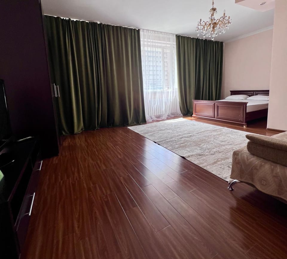 Bed, TV and multimedia, Photo of the whole room