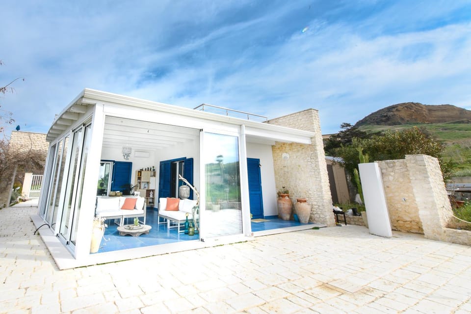 Villa La Falesia Villa in Sicily
