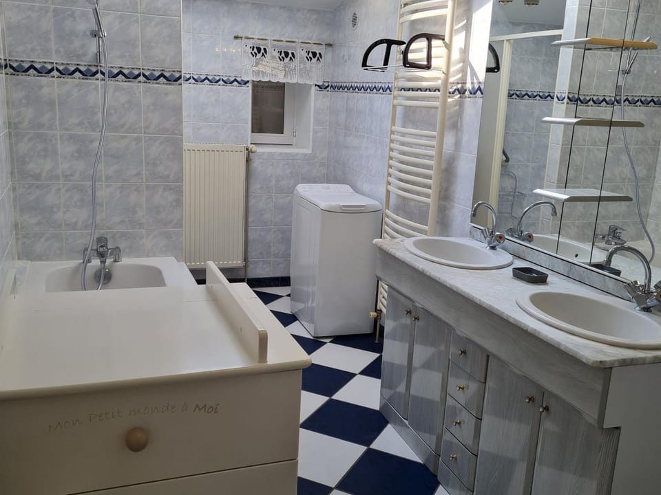 Gîte chaleureux sur une ferme en activité près de Nancy, idéal balades et proche commerces - FR-1-584-181 House in Vosges