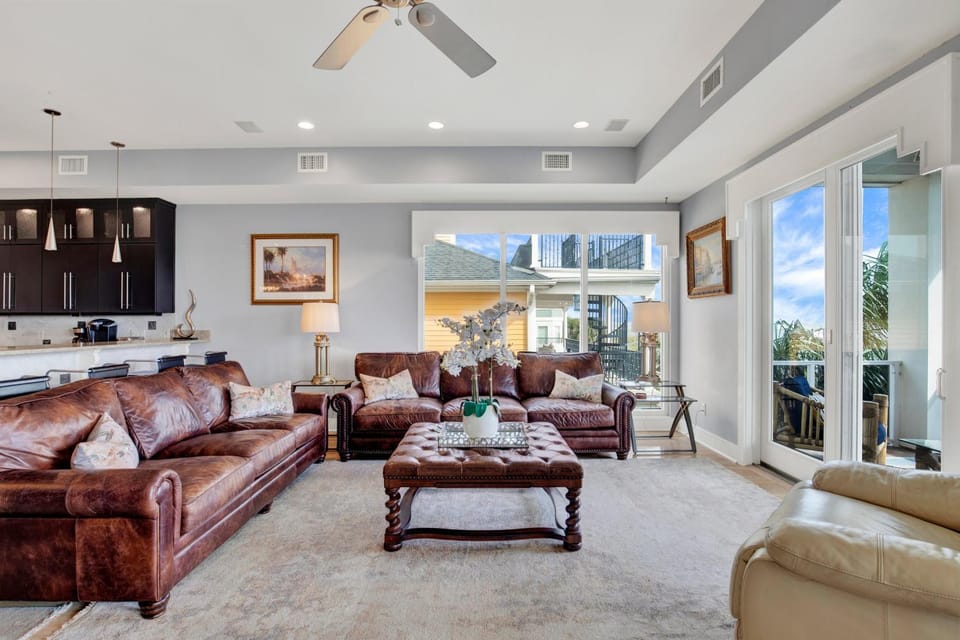 Oceanview Mansion House in Tybee Island