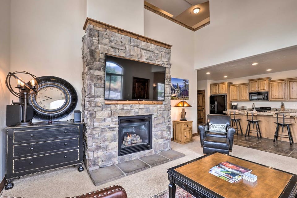 Midway Ski/Snowboard & Mountain Adventure Hub House in Midway