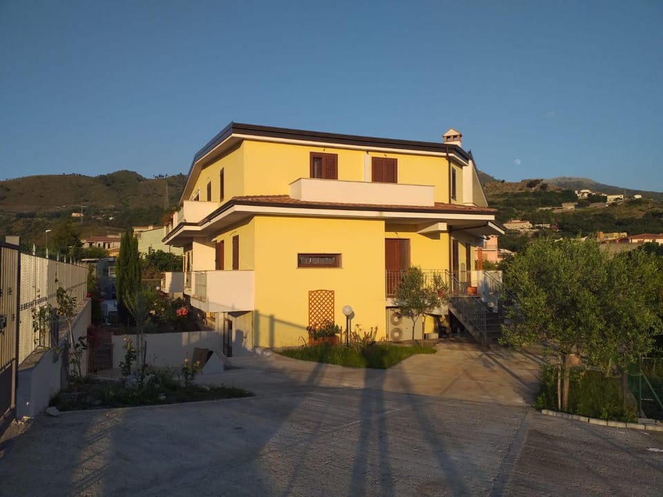 Property building, Facade/entrance, Balcony/Terrace, Sunset
