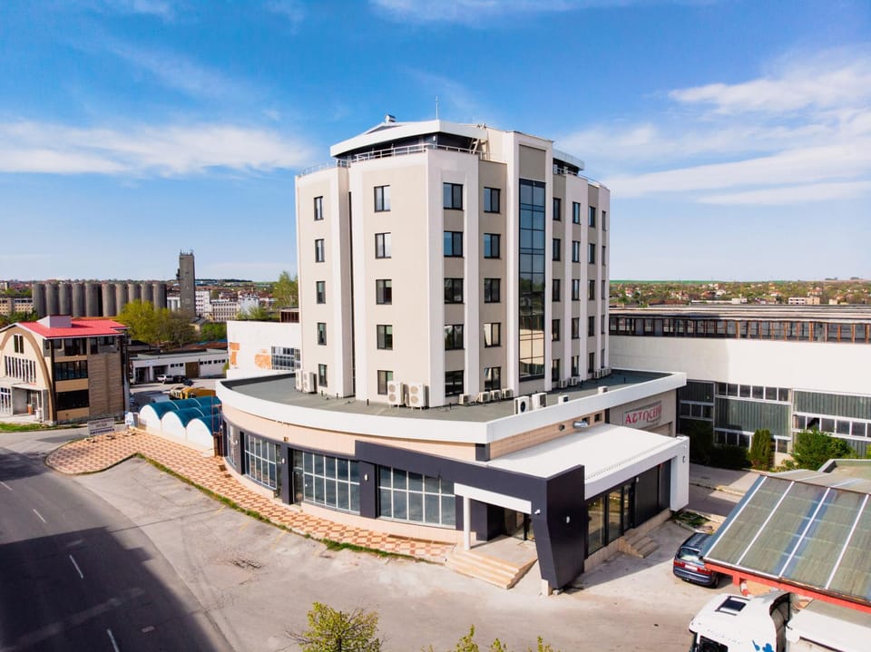 Property building, Day, City view, Street view, Parking