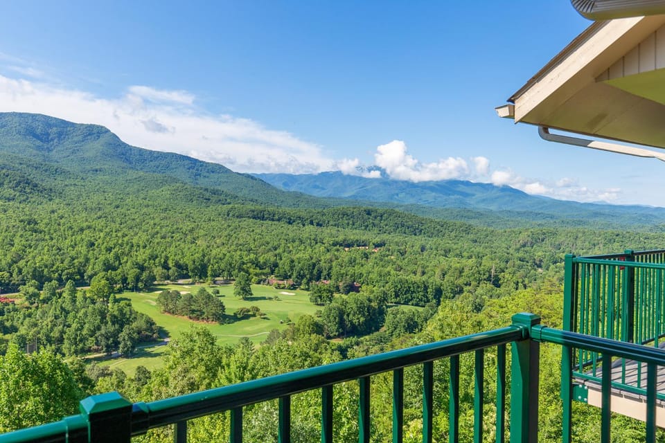 Natural landscape, Golfcourse, View (from property/room), Balcony/Terrace, Mountain view