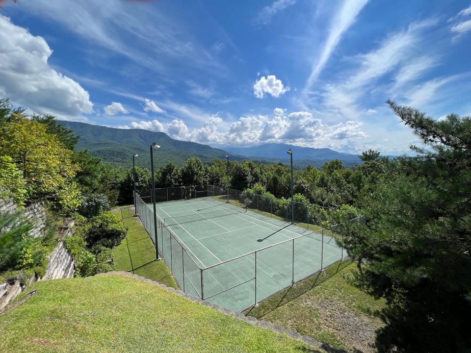Deer Ridge Mountain Resort C102 Apartment in Pittman Center
