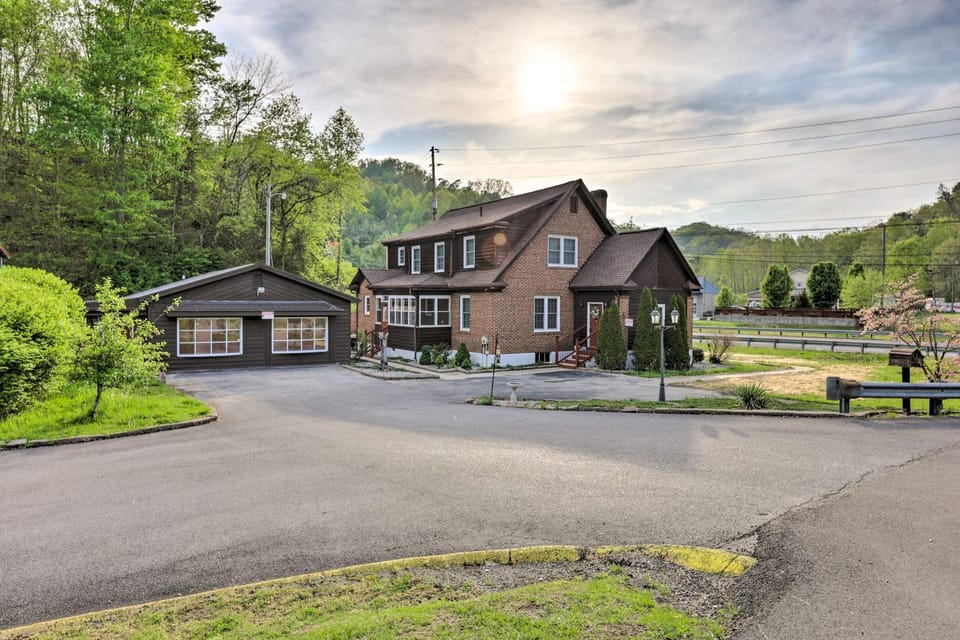'Loretta' Sun-Kissed Apt on Country Music Hwy Apartment in Kentucky
