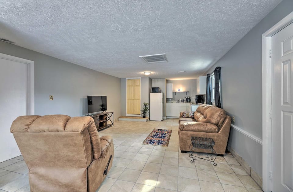 'Loretta' Sun-Kissed Apt on Country Music Hwy Apartment in Kentucky