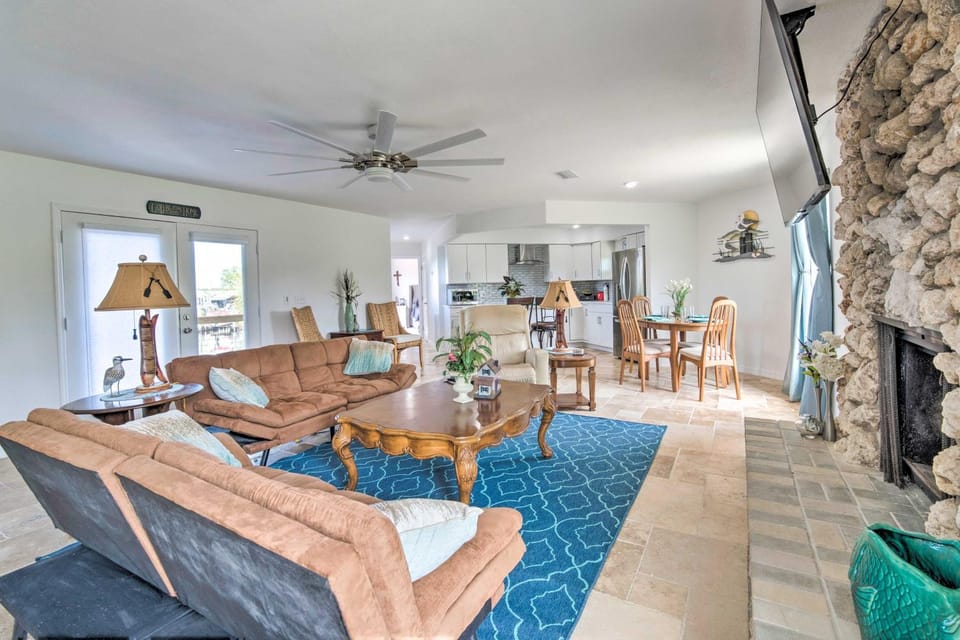 Remodeled Retreat on Homosassa River Canal! House in Homosassa