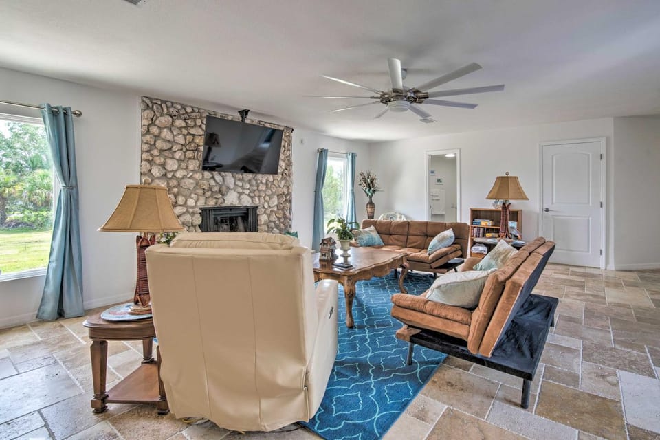 Remodeled Retreat on Homosassa River Canal! House in Homosassa