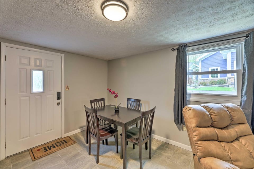 'Lynn' Dog-Friendly Abode w/ Mountain Views! Apartment in Kentucky