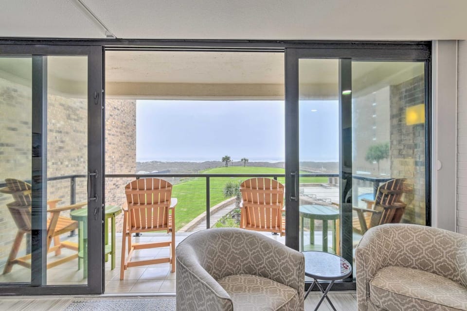 Pools, Hot Tub & Ocean Views: Port Aransas Condo House in Port Aransas