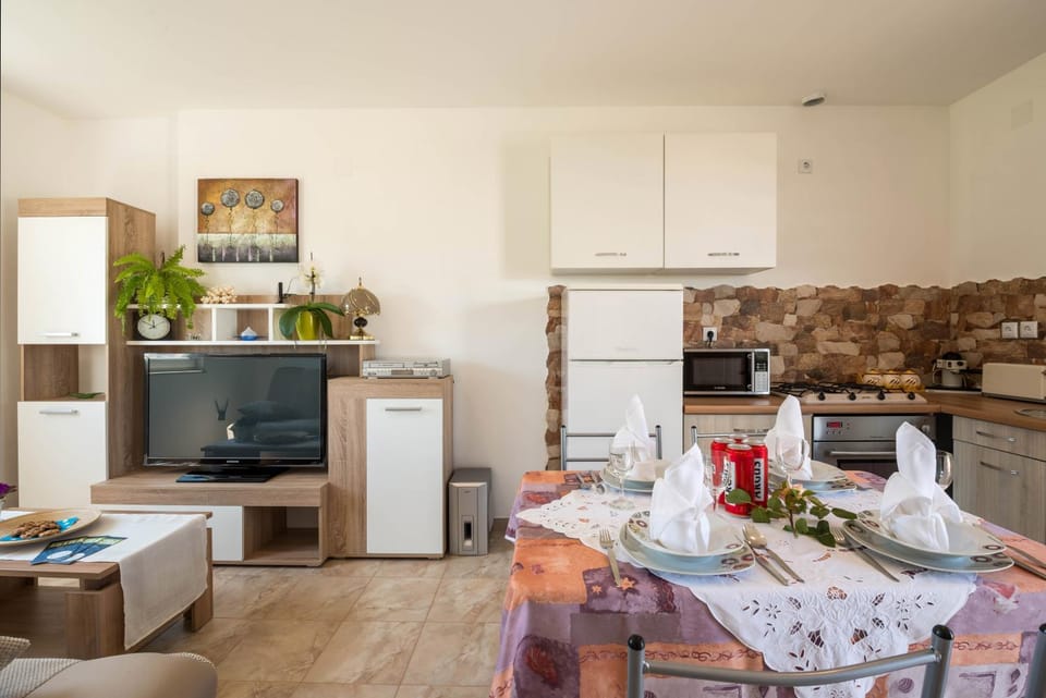 Apartment Radeki Glavica 112b Apartment in Istria County