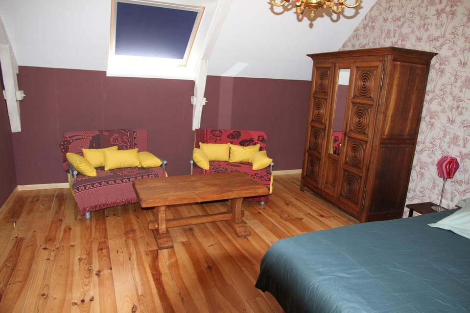 Seating area, Swimming pool, Breakfast