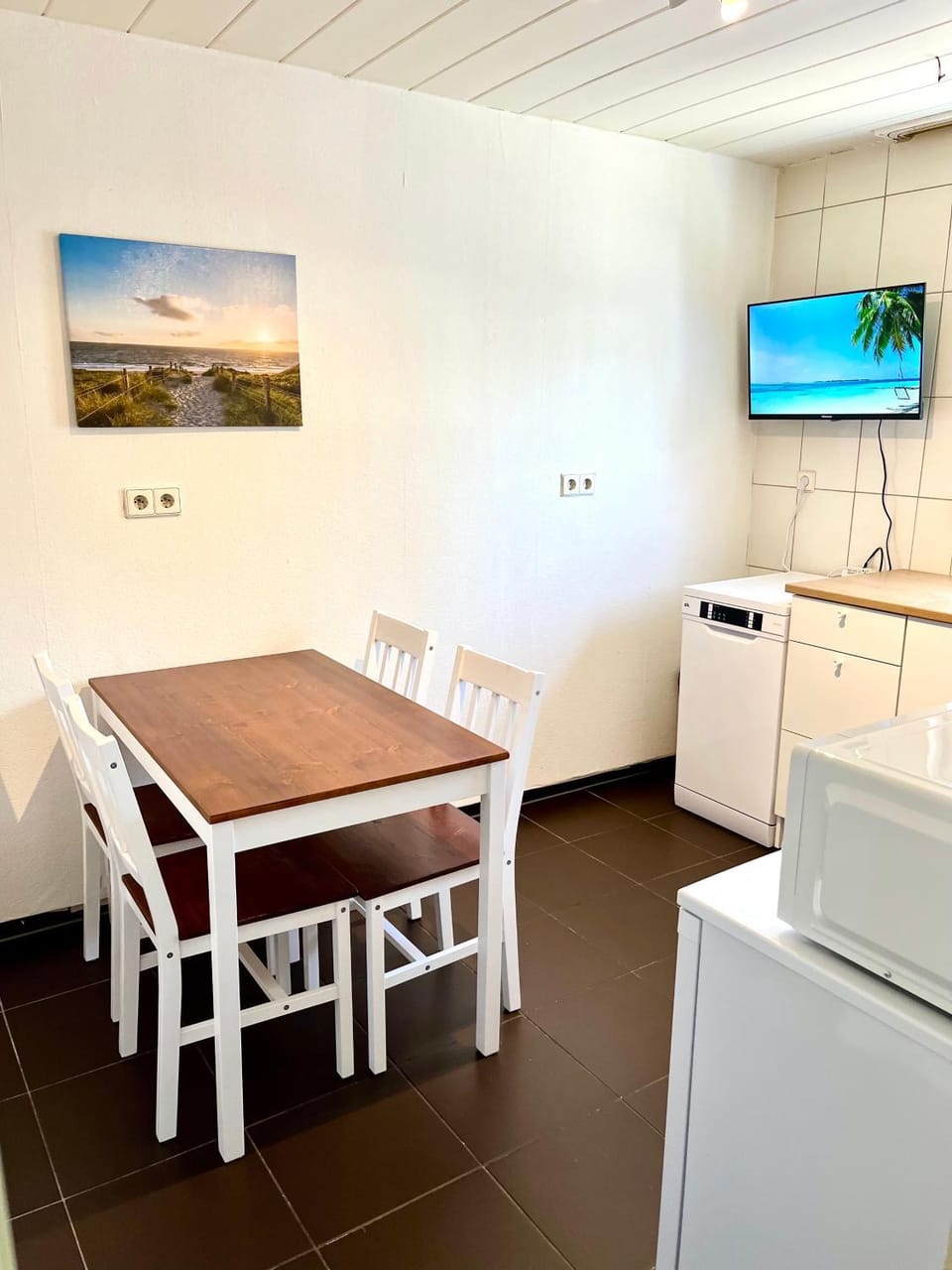 TV and multimedia, Dining area