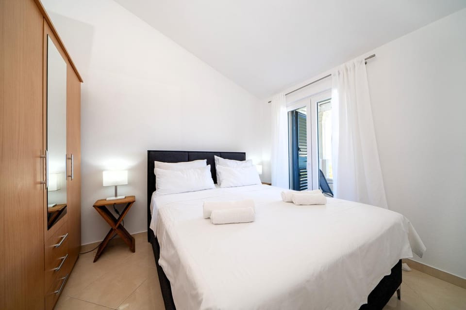 Villa Levante Apartments, quiet location and close to beach, only 300 m from sea Apartment in Split-Dalmatia County
